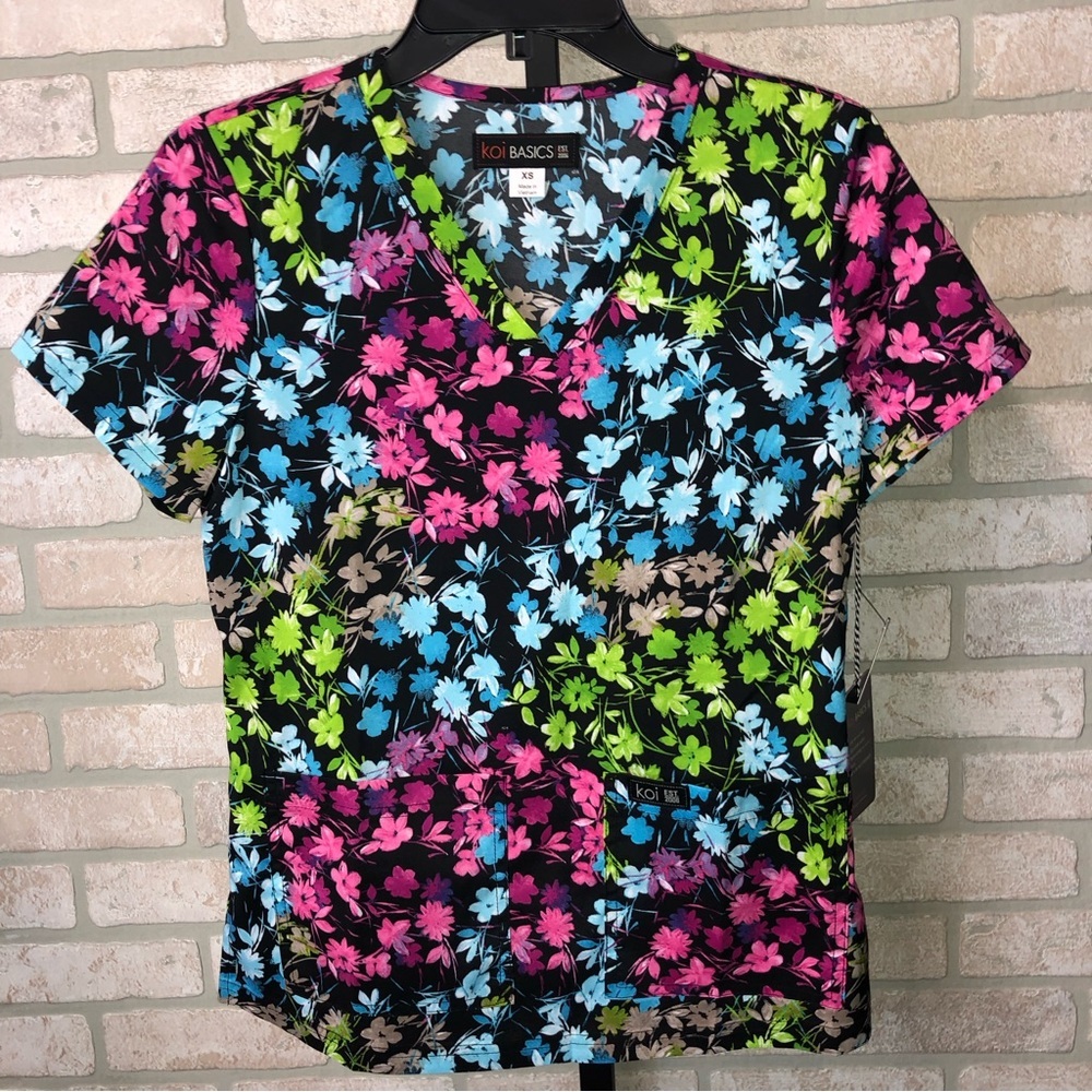 NWT Koi Basics multi color floral pattern V neck short sleeve scrub top - Picture 1 of 16